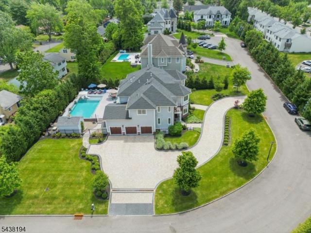 House for sale in East Hanover, New Jersey
