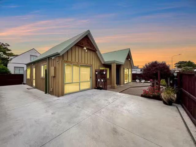 House for sale in Chaslands, Canterbury