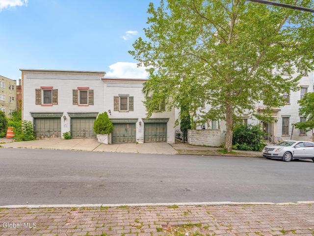 Condo for sale in Albany