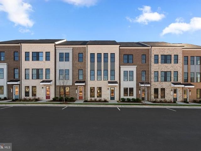 Townhouse for sale in Virginia