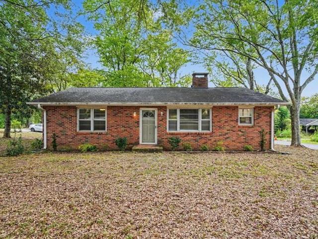 House for sale in Taylors, South Carolina