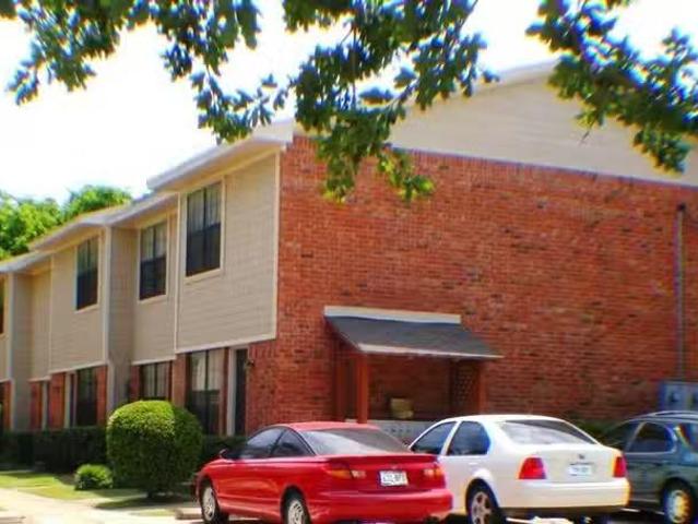 Condo for rent in Denton