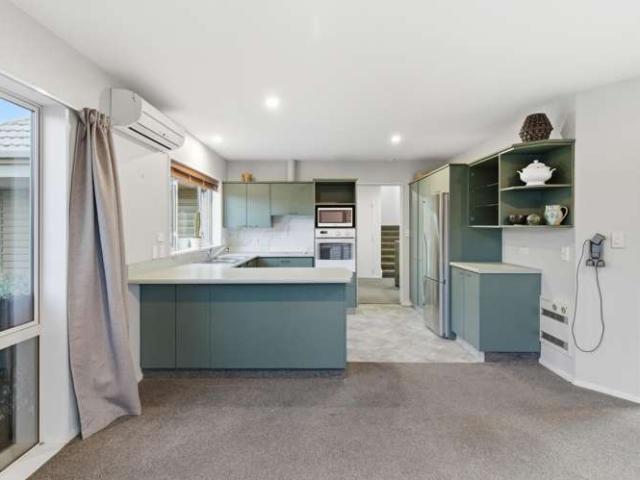 House for sale in Chaslands, Canterbury