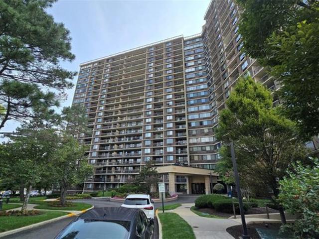 Condo for sale in Bayside, New York