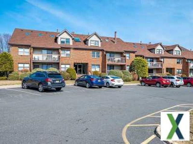Apartment for sale in Woodbridge Apartment for sale in Woodbridge