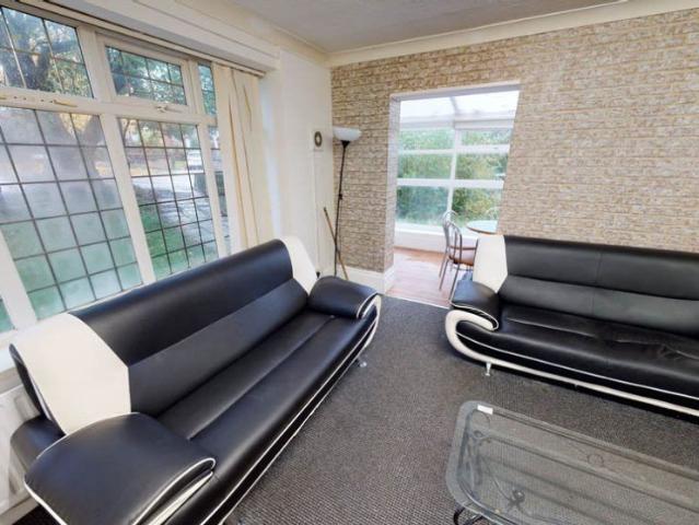 Apartment for rent in Beckett Park, Headingley