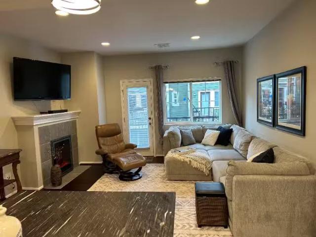 Condo for rent in Everett