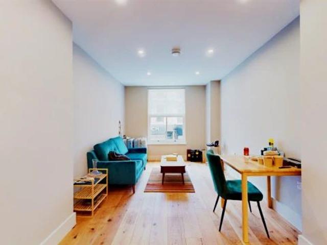 Apartment for rent in Brompton, Greater London