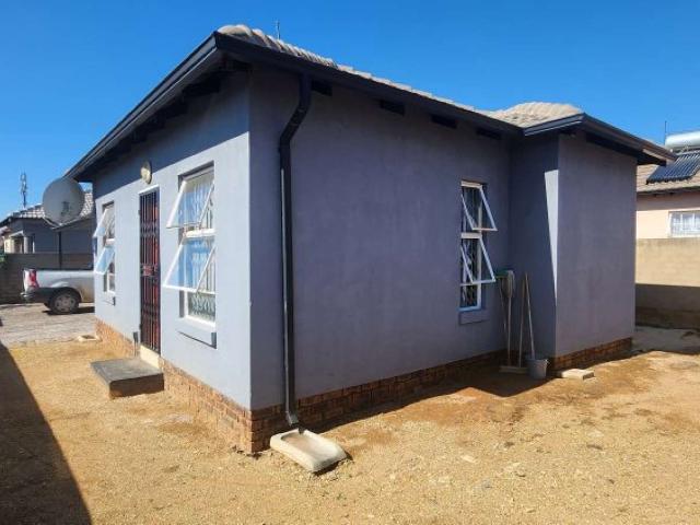 House for rent in Waterkloof, Gauteng