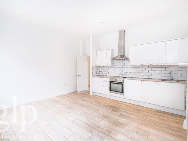 Flat for rent in Westminster, Saint Giles