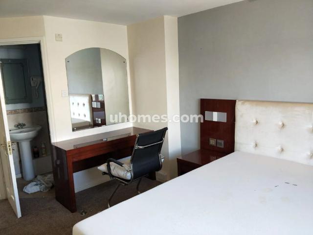 Apartment for rent in Roedean