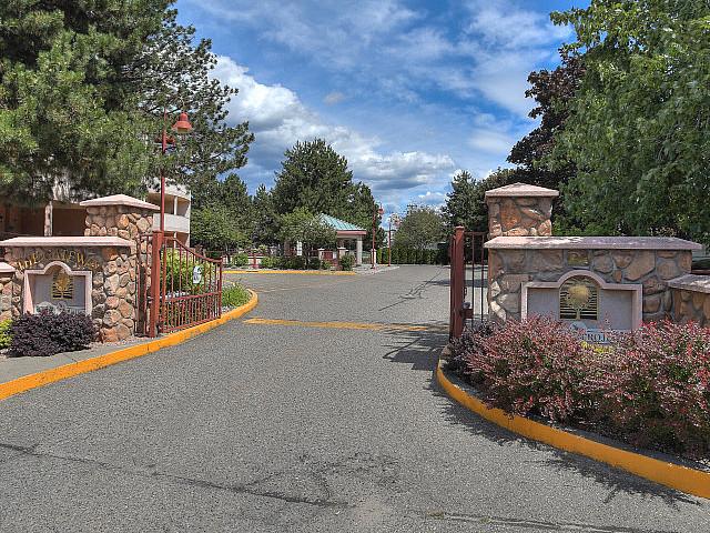 Condo for sale in Winfield, British Columbia