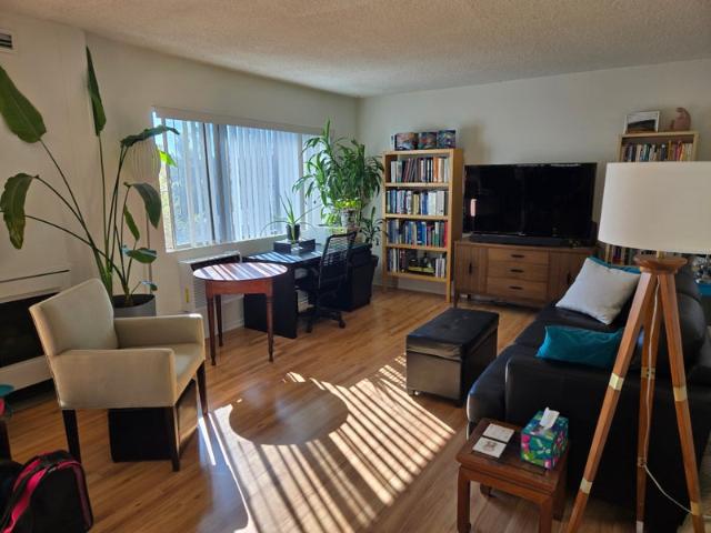 Room for rent in Canoga Park, California