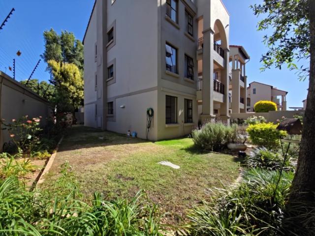 Apartment for rent in Lone Hill, Randburg