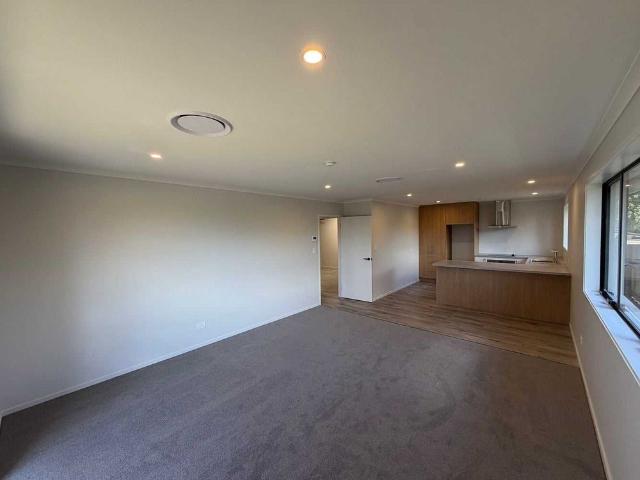 Townhouse for rent in Leamington, Cambridge