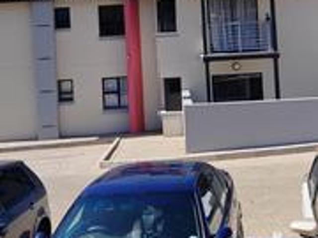 Townhouse for sale in Johannesburg, Mondeor