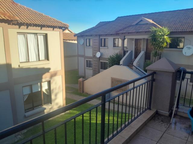 Apartment for rent in Parkhill Gardens, Germiston