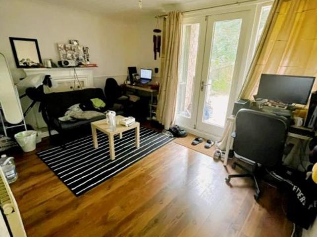 Apartment for rent in Saint George's, Netherthorpe