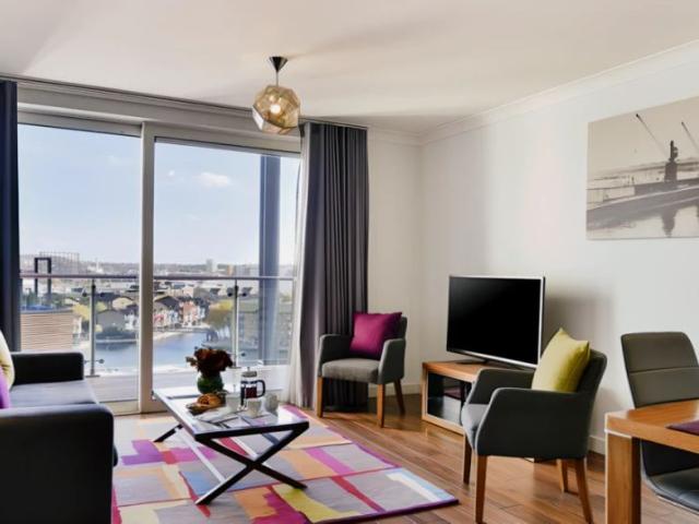 Apartment for rent in Boardwalk Place, Blackwall