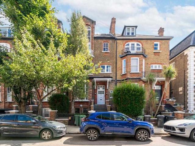 Apartment for sale in London, Greater London