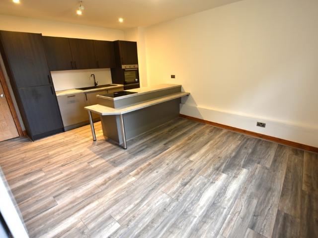 Apartment for rent in Moses Gate, Lee Bank