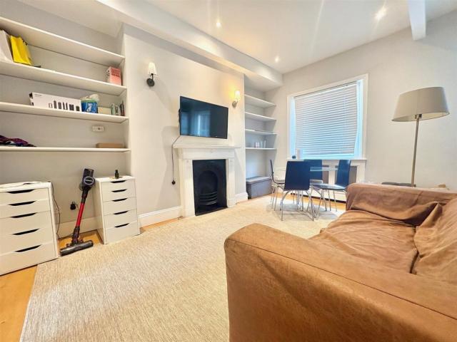 Apartment for rent in Kensington, Greater London