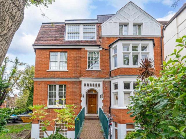 Apartment for sale in London, Greater London