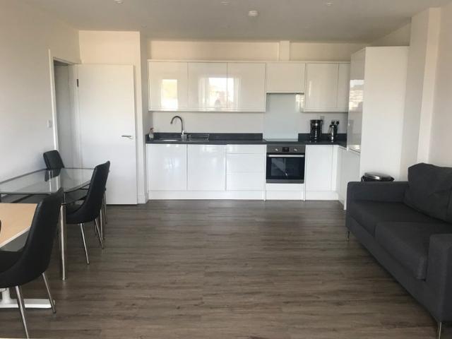 Apartment for rent in Furzedown, Greater London