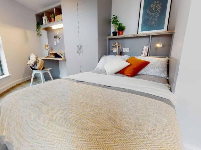 Studio for rent in St Ann's, Haddon