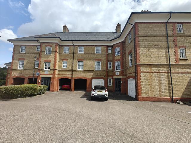 Apartment for rent in Bowes, Greater London