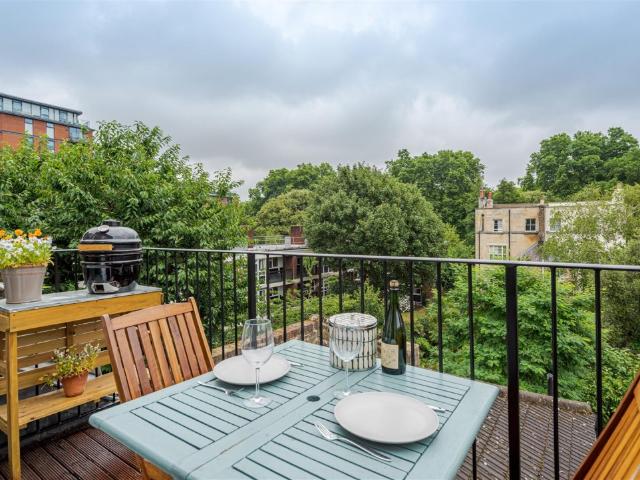 Apartment for rent in Battersea, Greater London