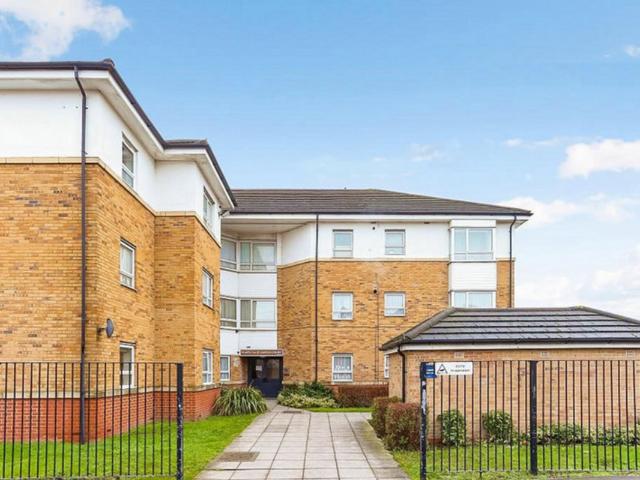 Apartment for rent in Scrattons Farm, Greater London