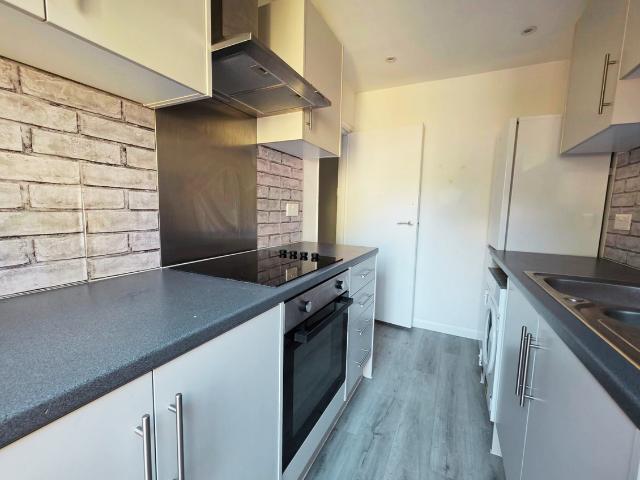 Apartment for rent in Upper Elmers End, Greater London