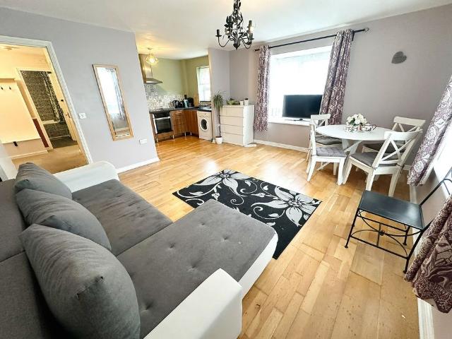 Apartment for rent in Scrattons Farm, Greater London