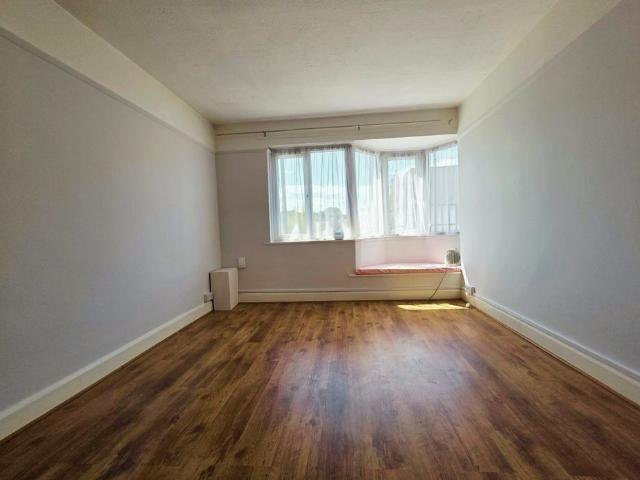 Apartment for rent in Upper Elmers End, Greater London