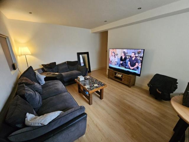 Apartment for rent in Lindley, West Yorkshire