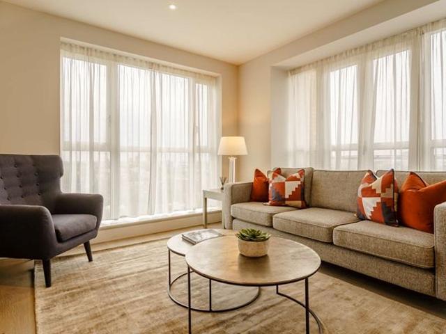 Apartment for rent in Poplar Grove, Greater London