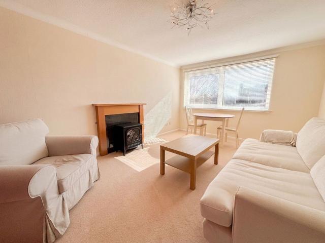 Apartment for rent in Ladyes Hills, Green Close