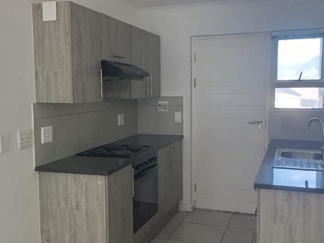 Apartment for rent in Cape Town Ward 72, City of Cape Town