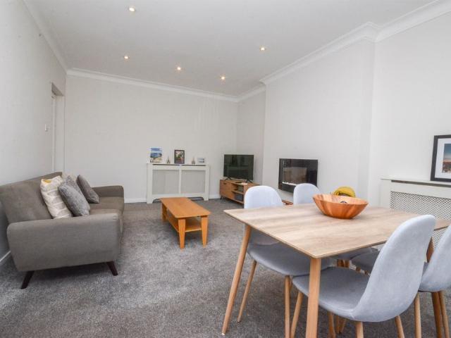 Apartment for rent in North Gosforth, Newcastle Upon Tyne