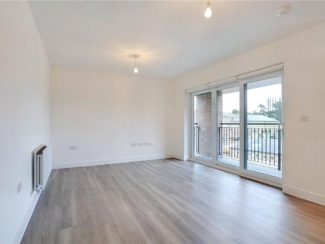 Apartment for rent in Ringlestone, Midway