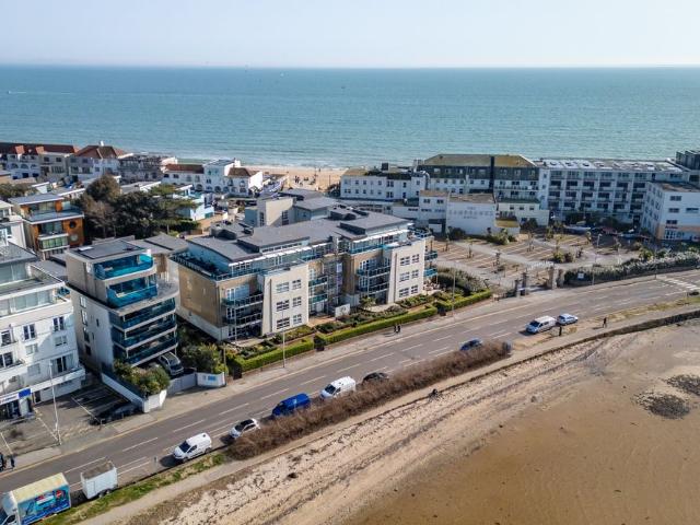 Apartment for rent in Canford Cliffs, Poole