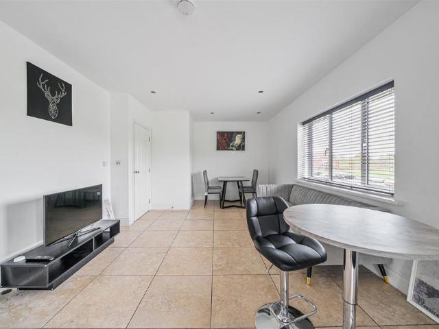 Room for rent in Connaught Park, Bushey