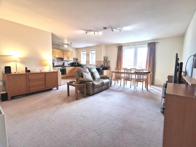 Apartment for rent in Ladyes Hills, Green Close