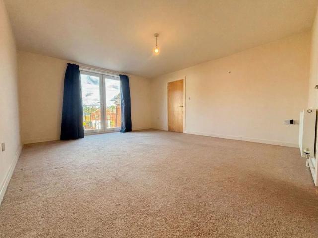 Apartment for rent in Ladyes Hills, Warwick