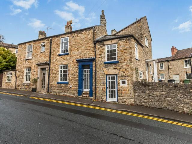 House for rent in Friars' Closes, Richmond