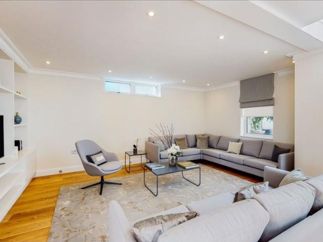 House for rent in Kensington, Cat Hill