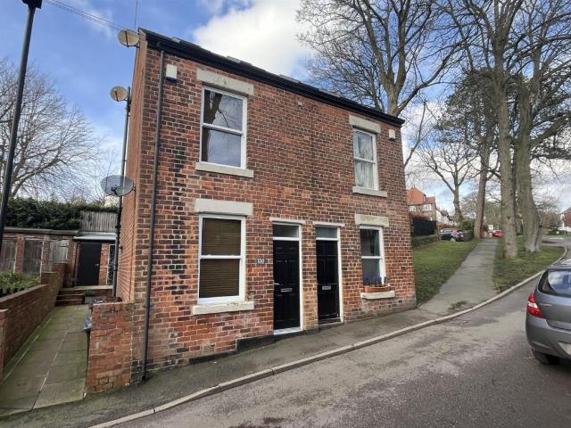 Farm for rent in Stumperlowe, Fulwood