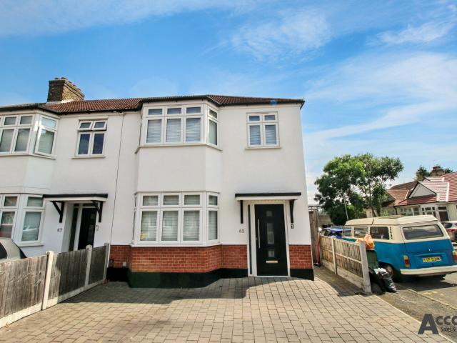 House for rent in Rush Green, Greater London