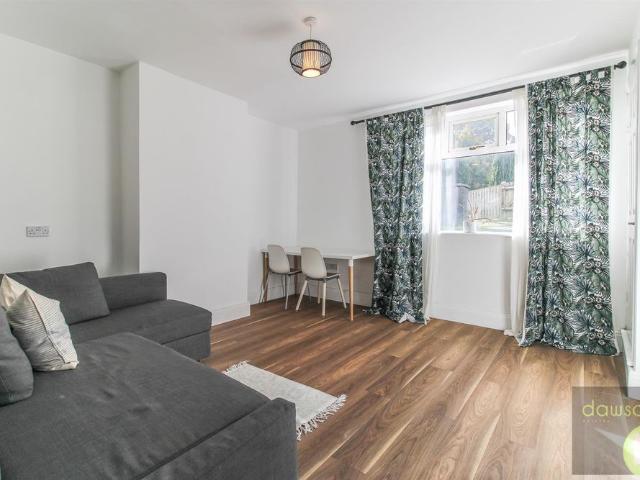 House for rent in Ovenden, Halifax